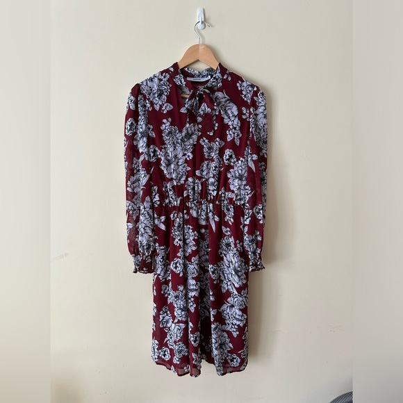 Justfab Floral Dress with Necktie - Picture 3 of 3